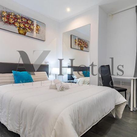 Ayz Ulises - Auto Check-In Property มาดริด ภายนอก รูปภาพ