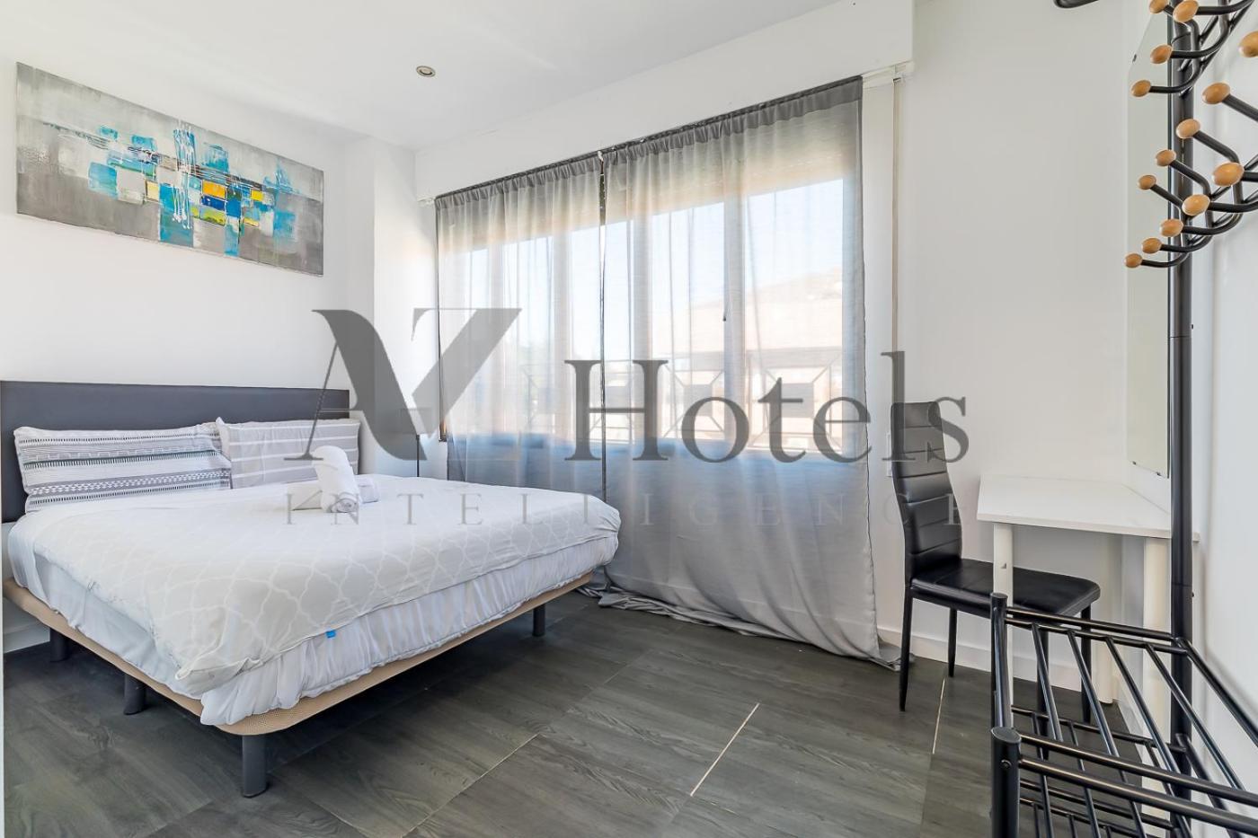 Ayz Ulises - Auto Check-In Property มาดริด ภายนอก รูปภาพ