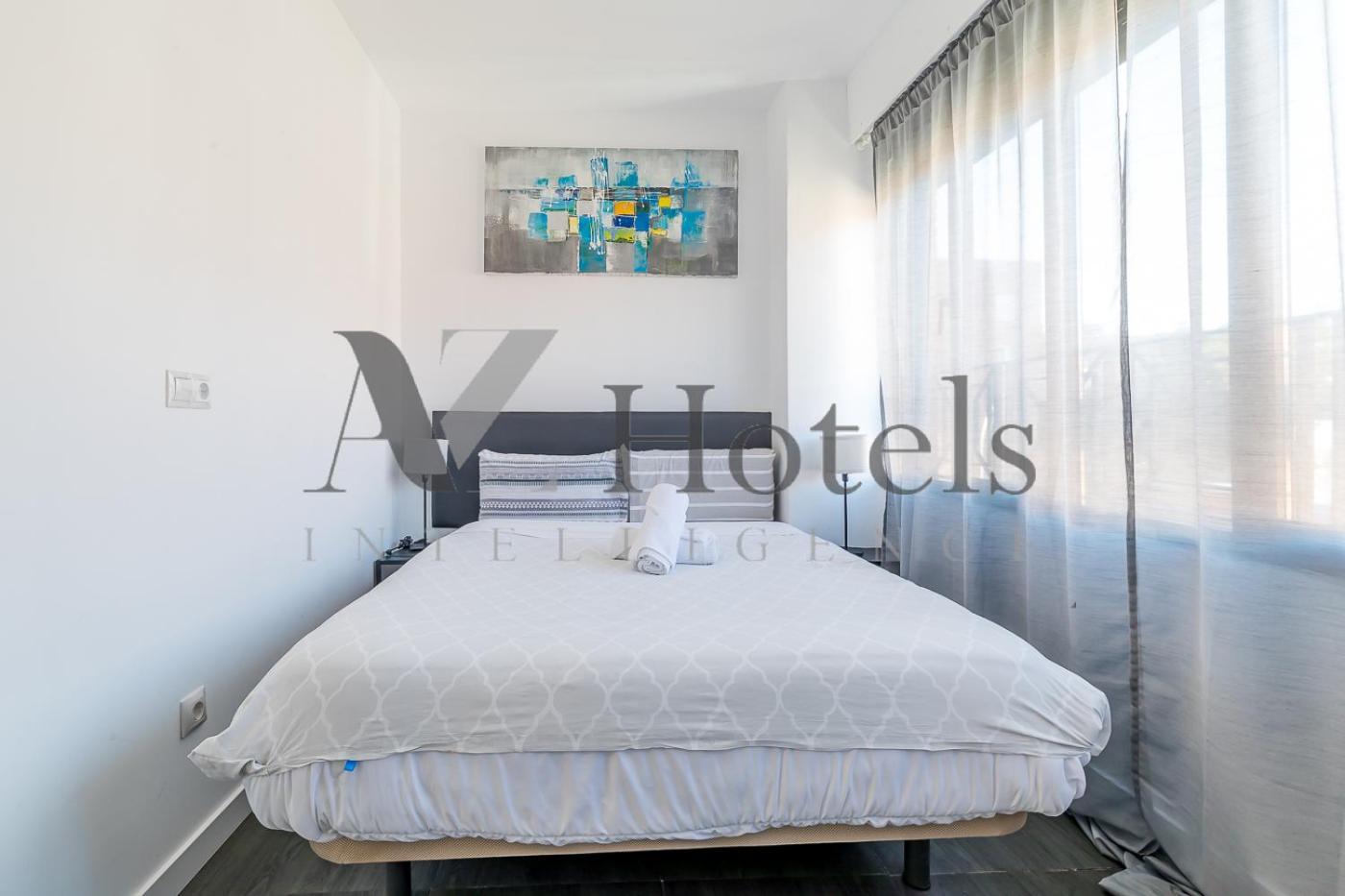 Ayz Ulises - Auto Check-In Property มาดริด ภายนอก รูปภาพ