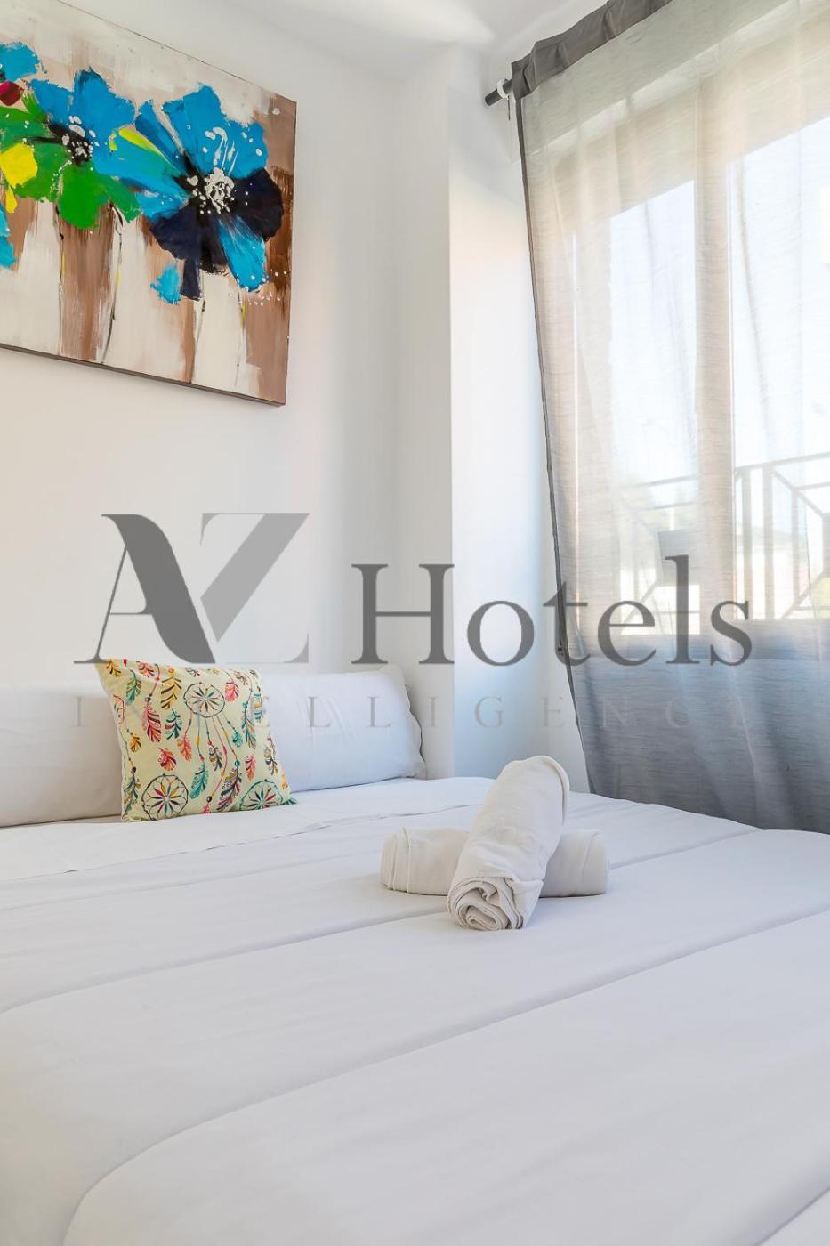 Ayz Ulises - Auto Check-In Property มาดริด ภายนอก รูปภาพ