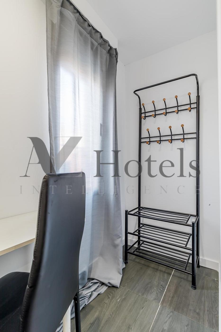 Ayz Ulises - Auto Check-In Property มาดริด ภายนอก รูปภาพ