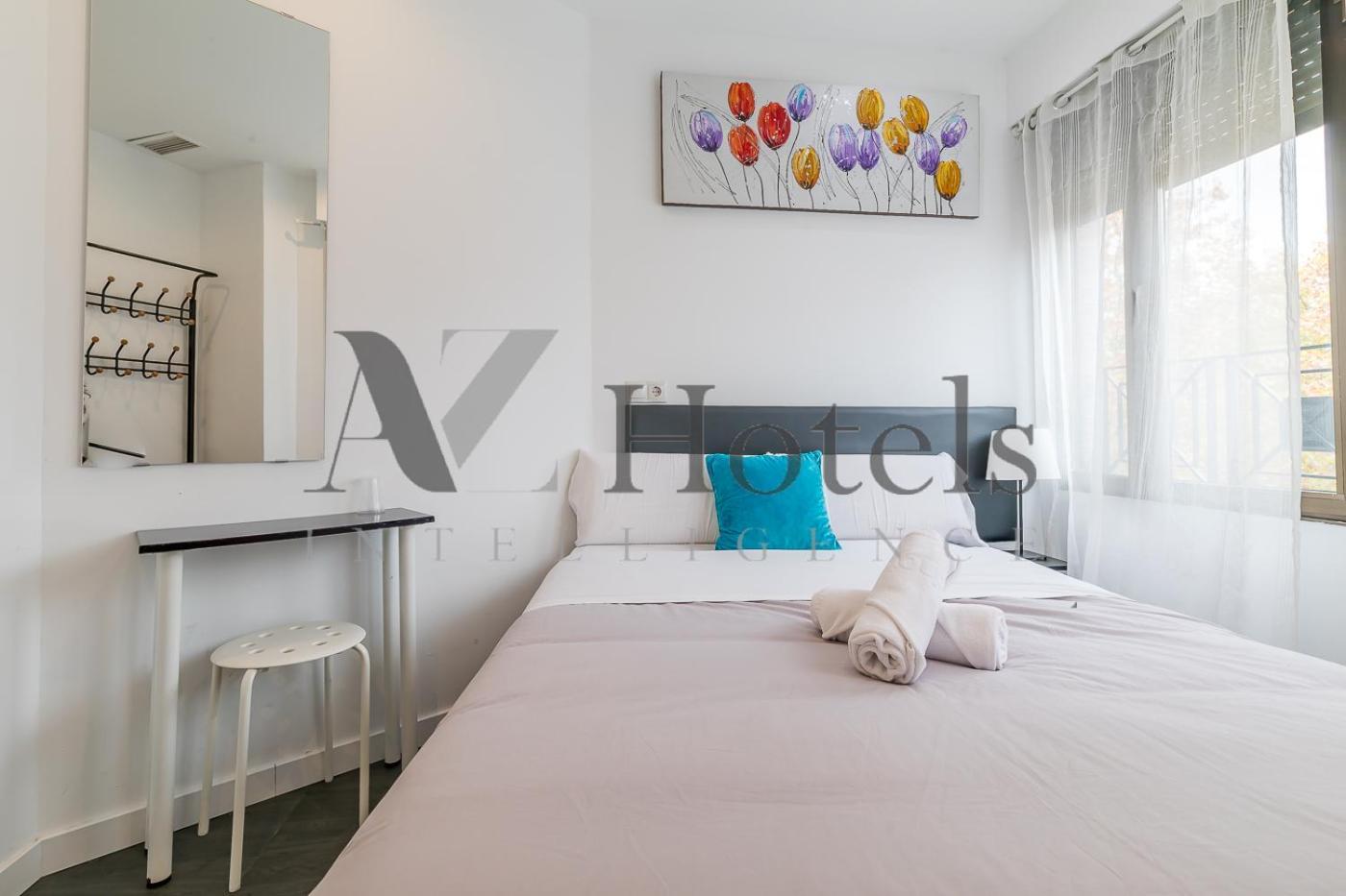 Ayz Ulises - Auto Check-In Property มาดริด ภายนอก รูปภาพ