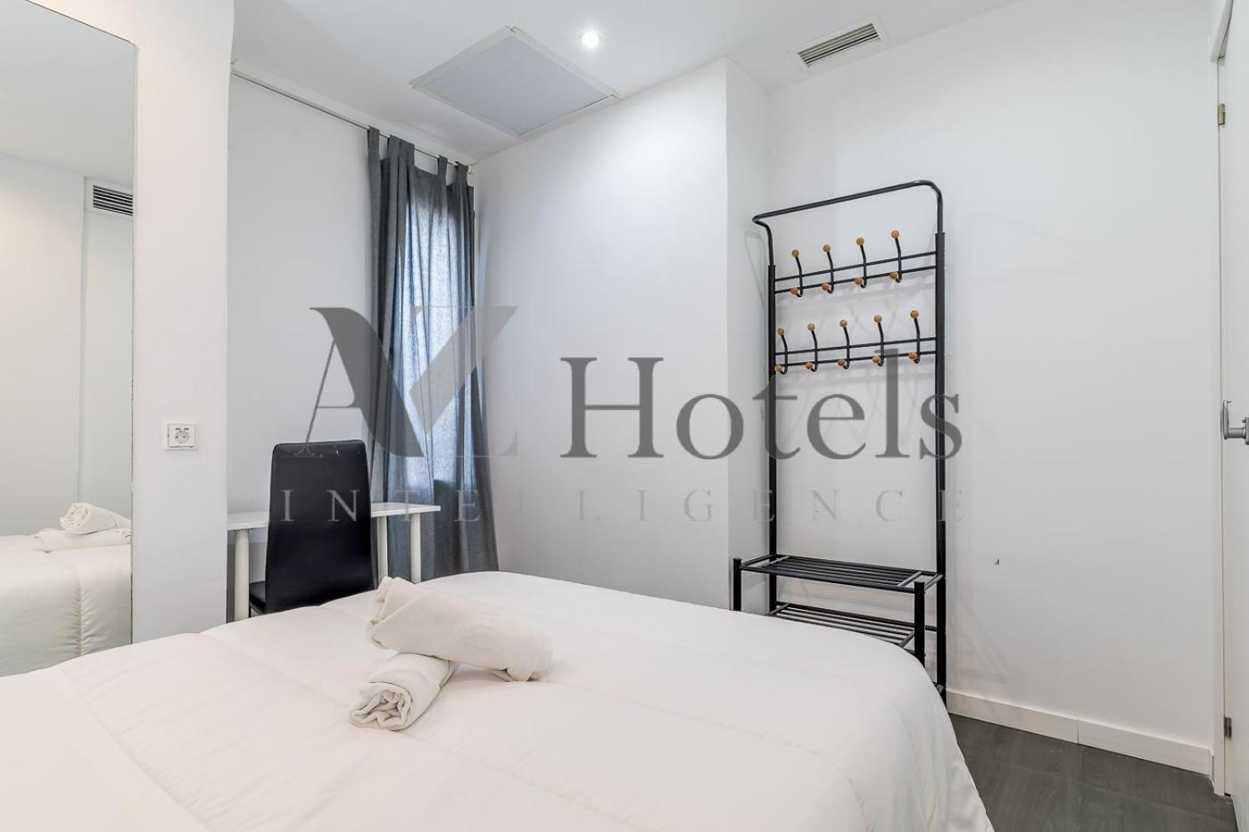 Ayz Ulises - Auto Check-In Property มาดริด ภายนอก รูปภาพ